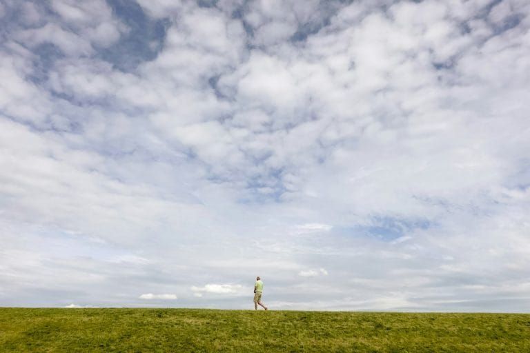 Deichwanderung: Welche Schuhe an der Nordseeküste wirklich passen