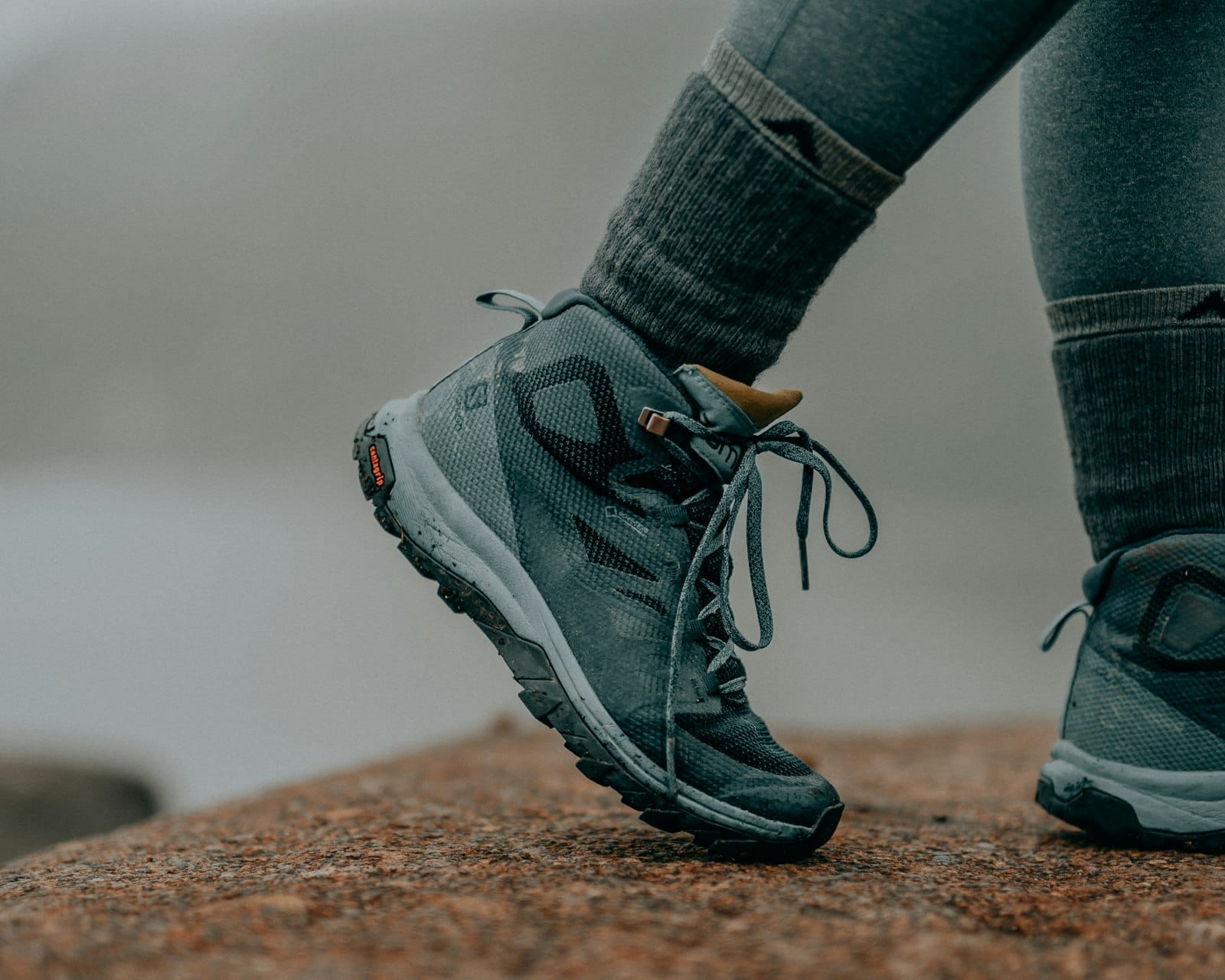 Nasse Schuhe richtig trocknen: Zeitungspapier ist nur der Anfang