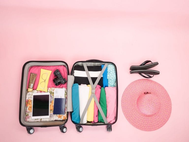 Sommerferien 2026: Koffer gepackt – und die Schuhe vergessen?