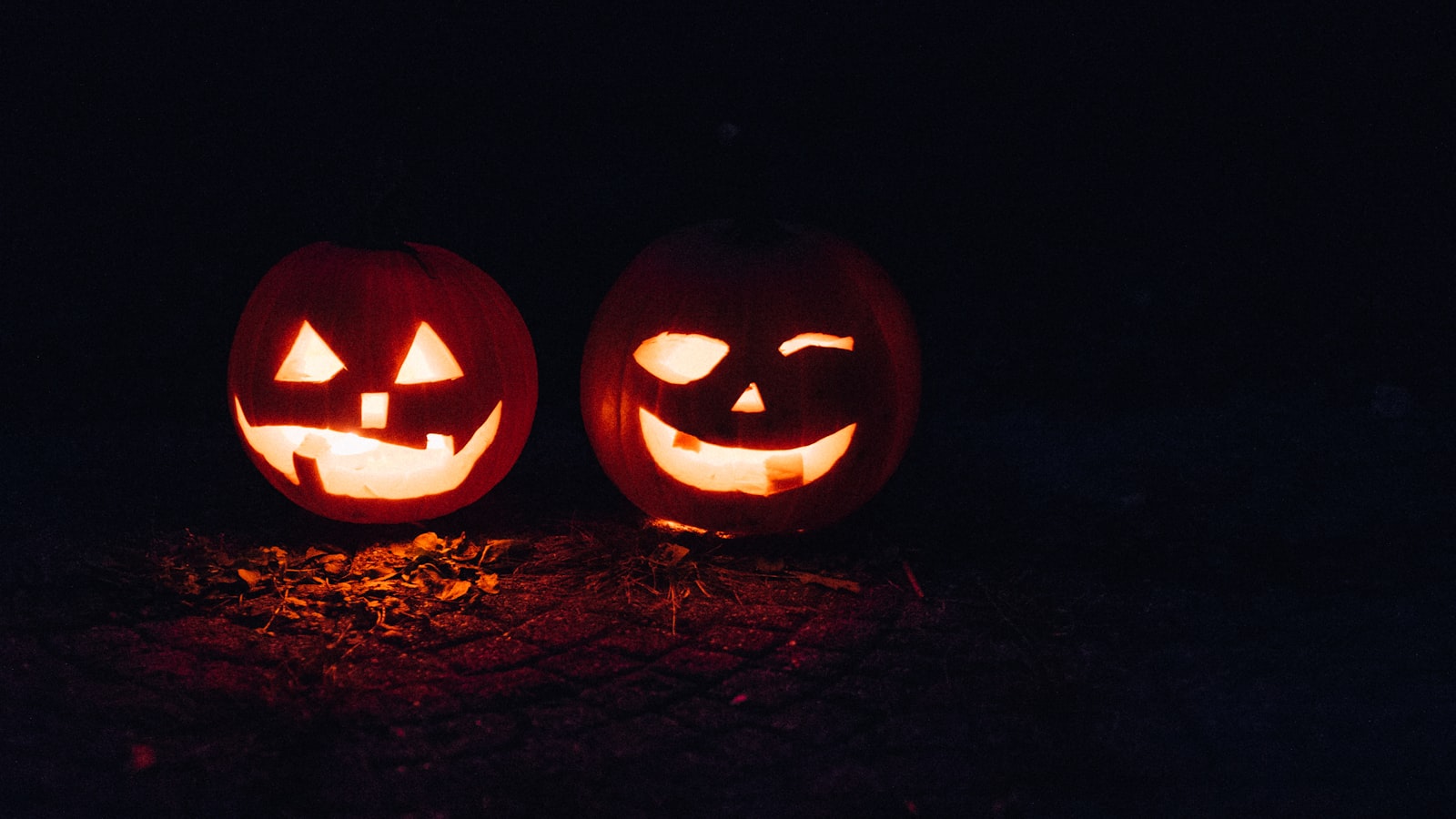 Halloween in Esens 2026: Gut zu Fuß durch Norddeutschlands größte Gruselnacht