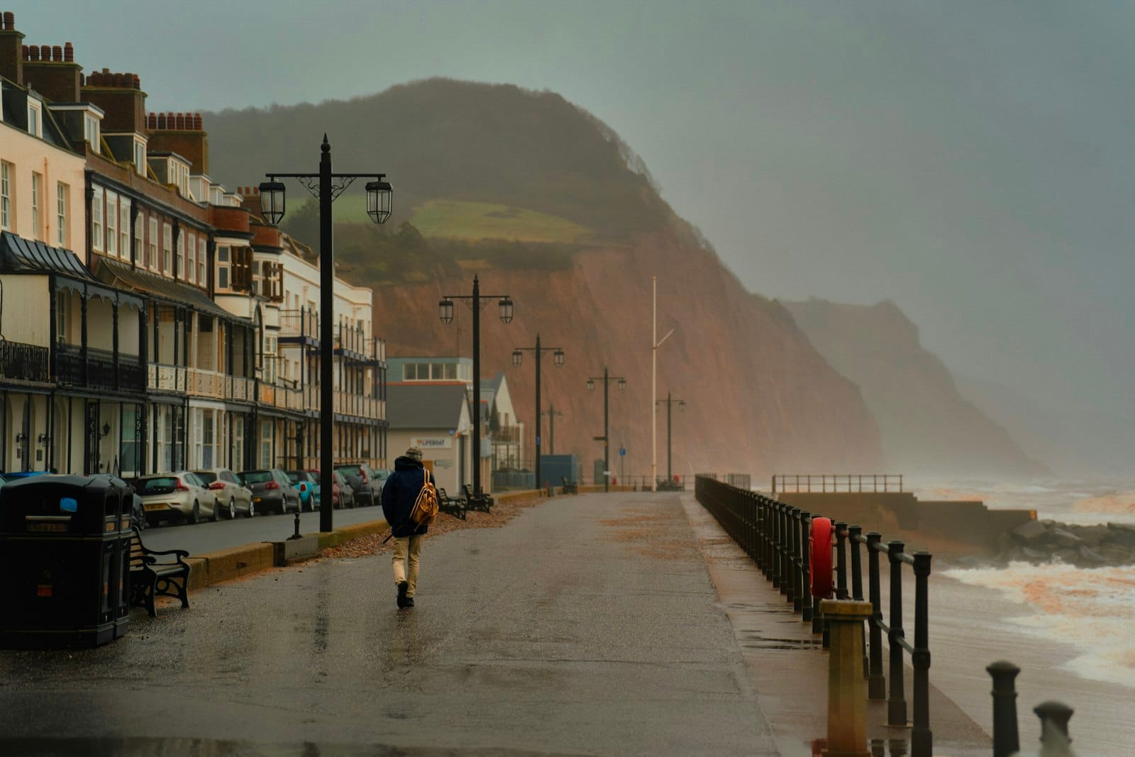 Regen im Nordsee-Urlaub: Die richtigen Schuhe für Schietwetter