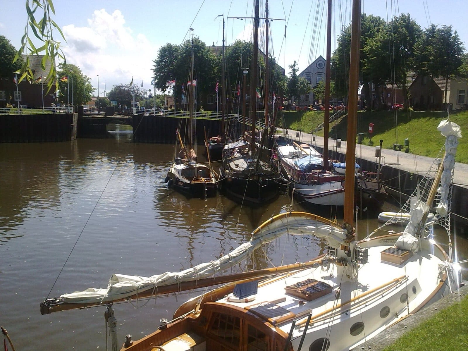 Wintermarkt und Lichtermeer Carolinensiel 2026: Weihnachten am Museumshafen